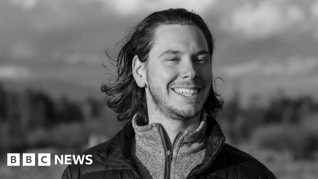 Pilots killed in LaGuardia plane crash identified as Antoine Forest and Mackenzie Gunther