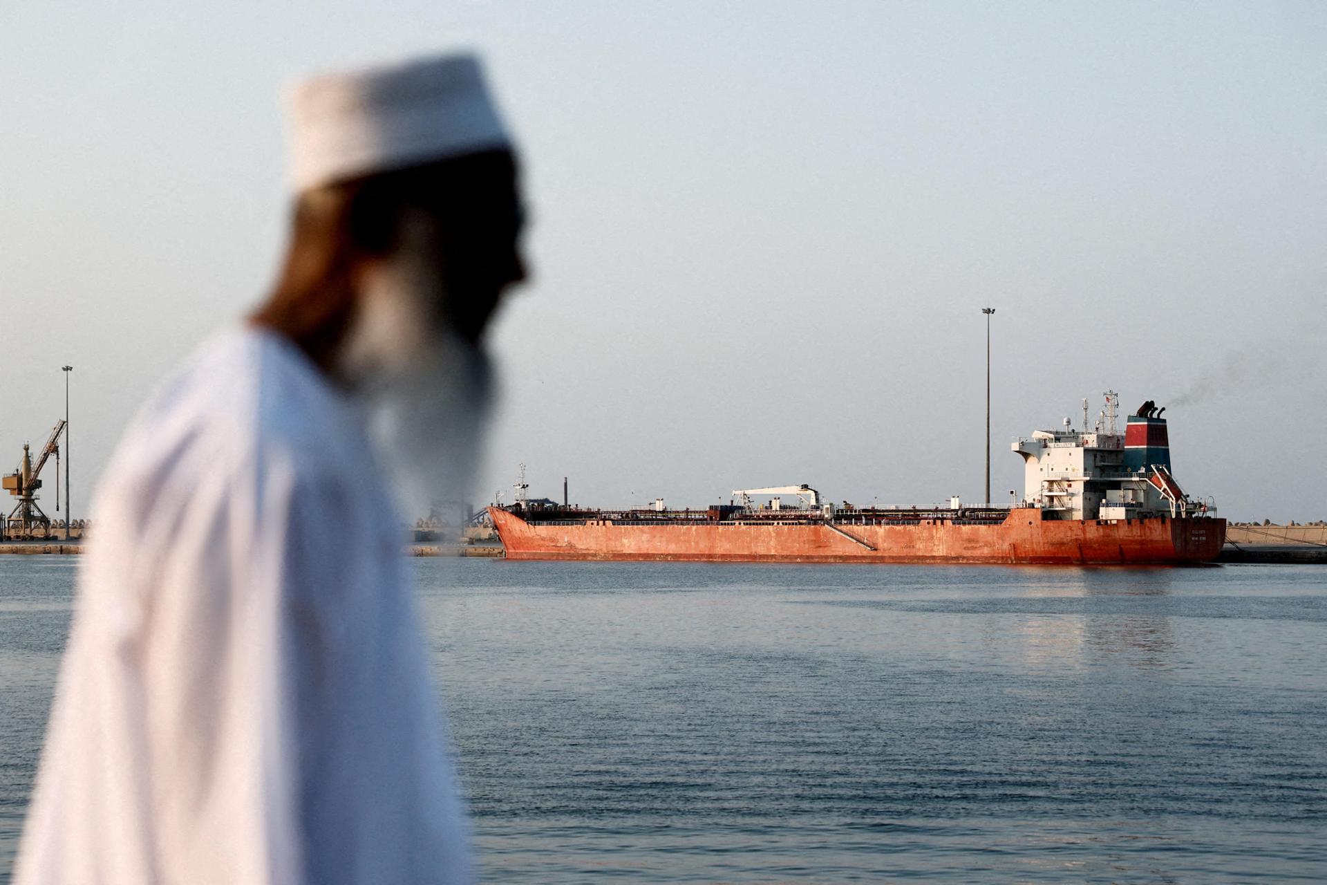 Prediction Markets Doubt Fast Recovery in Hormuz Shipping