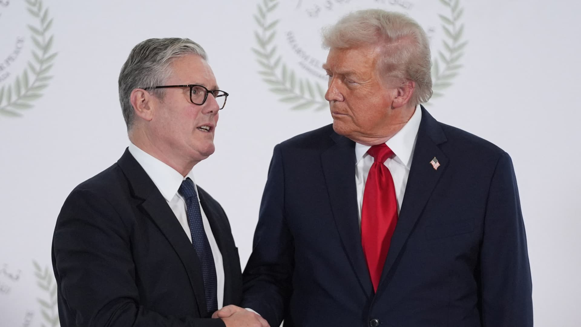 Trump Warns UK Against Doing Business with China