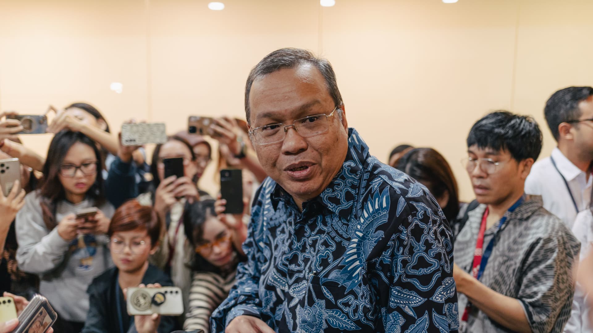 Indonesian_Stock_Exchange_CEOPasses_Due_to_Market_Downgrade_Threat