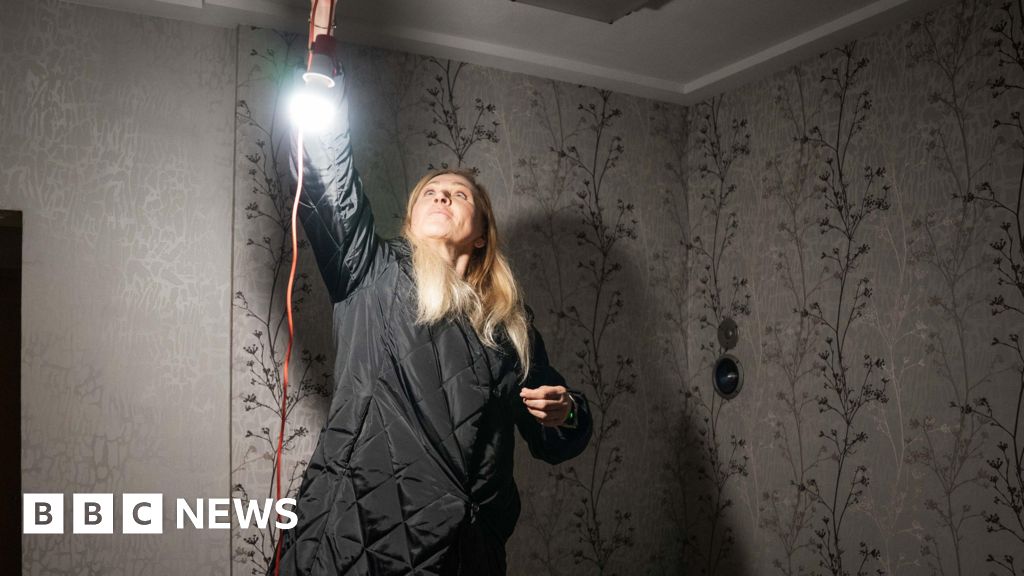 Ukrainians brace for sub-zero temperatures amid energy truce